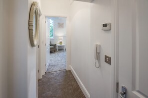 Hallway - PRIORY TERRACE (Bedford)