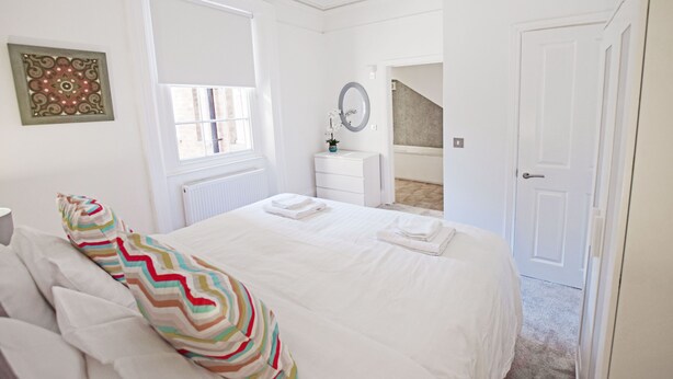 Unclassified image, 1 of 45, button - PRIORY TERRACE (Bedford)