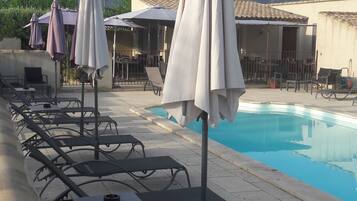 Piscine extérieure, piscine chauffée