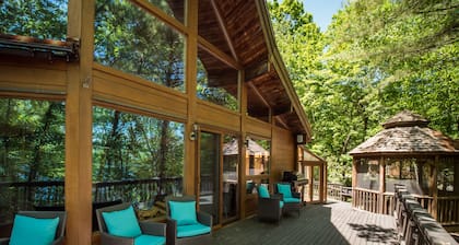 The Chalet - Family-Friendly Waterfront Vacation Home on Crystal Lake