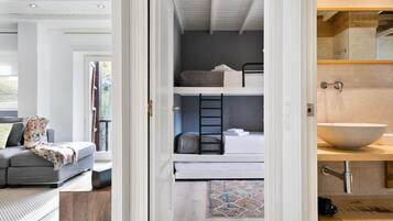 2 chambres, fer et planche Ă repasser, accĂšs Internet, draps fournis