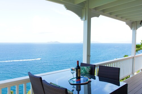 "Seaside Serenity at Moonlight Villa: Experience Spectacular Ocean Views!"