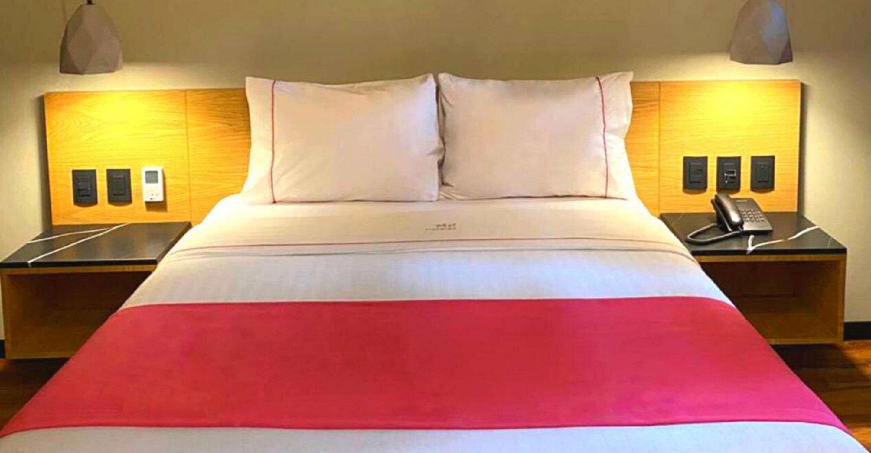 in-room safe, desk, laptop workspace, blackout curtains