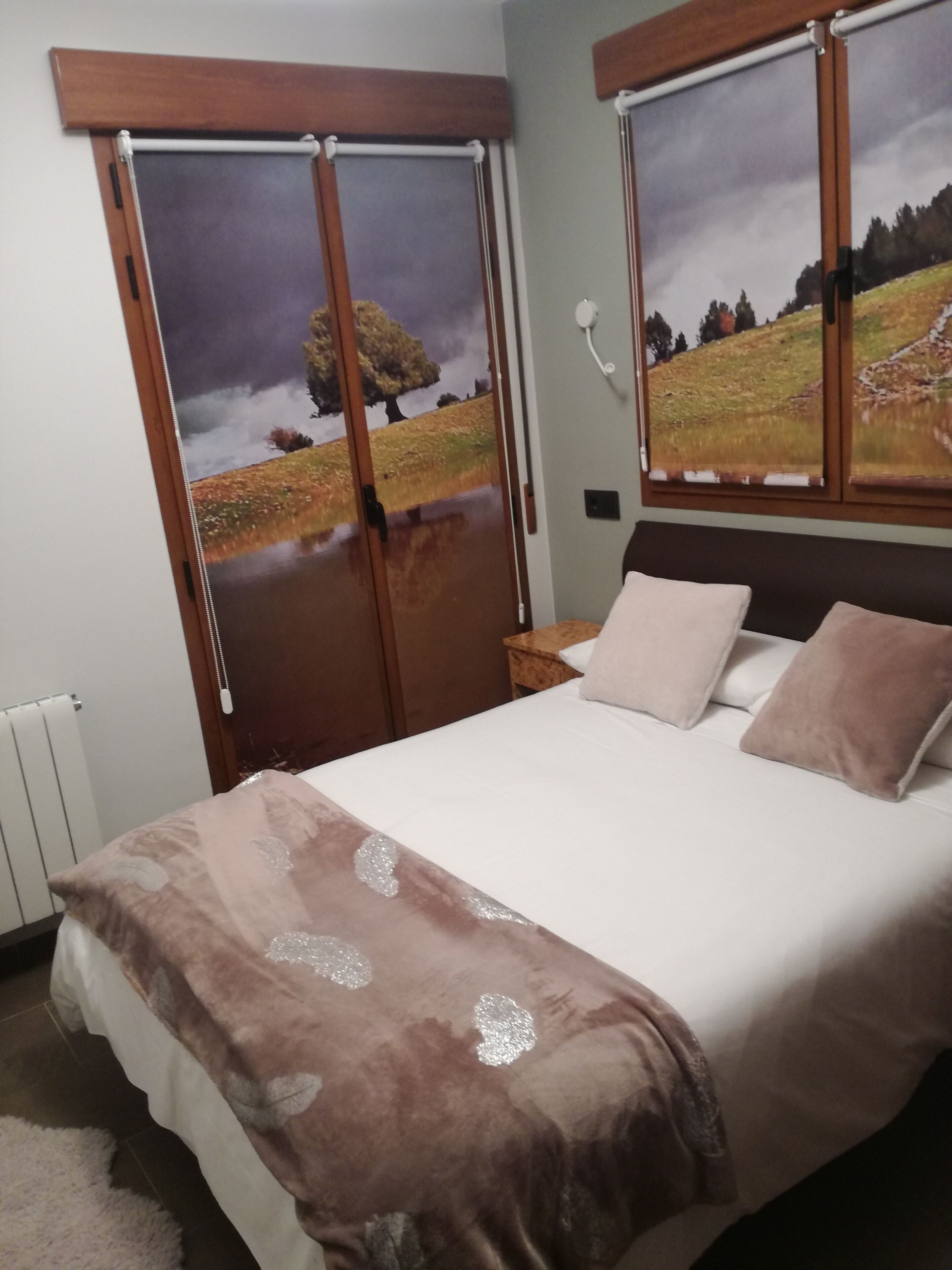 4 makuuhuonetta, Wi-Fi, vuodevaatteet