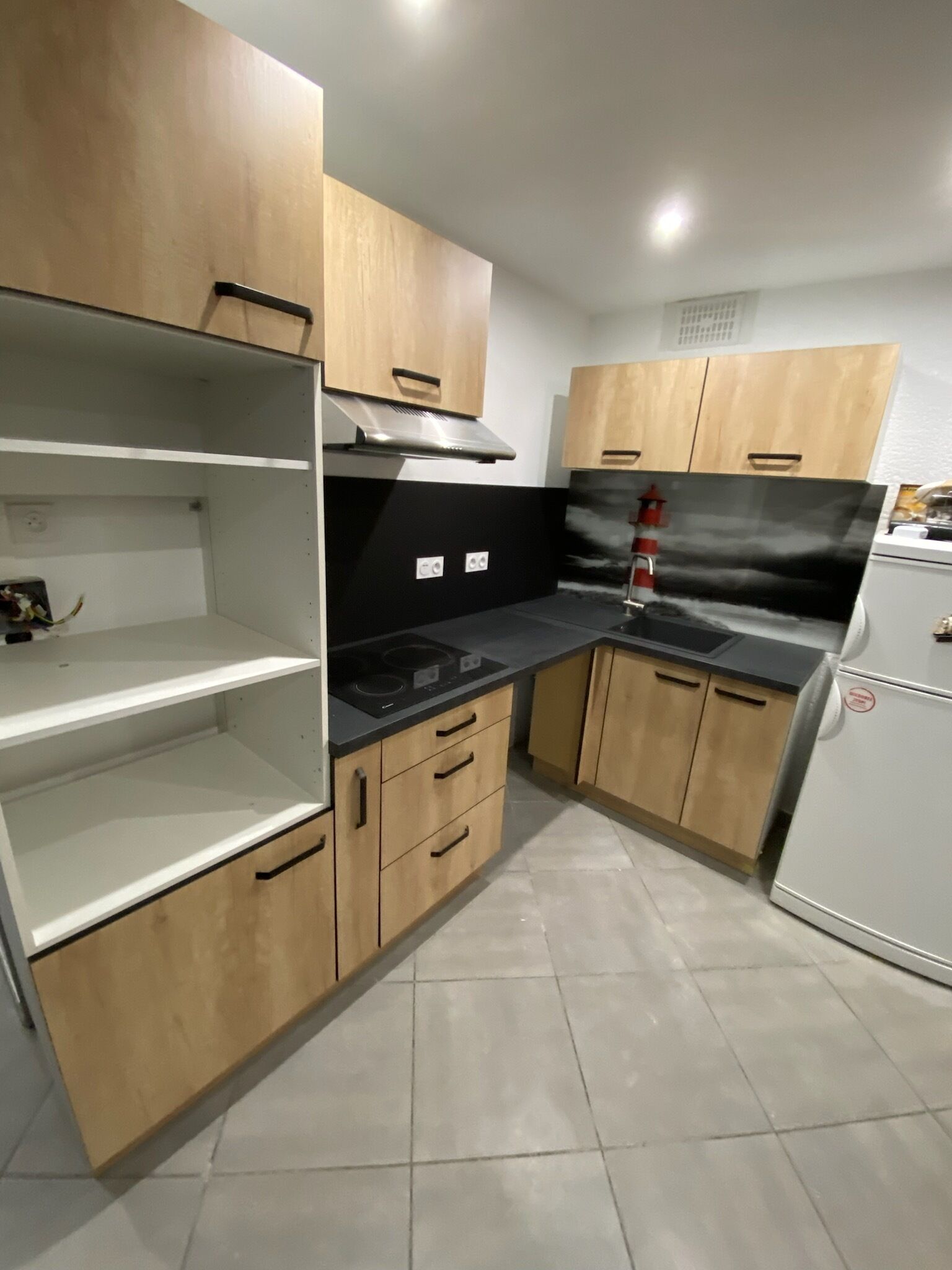 Refrigerador, microondas, horno y parrilla de estufa 