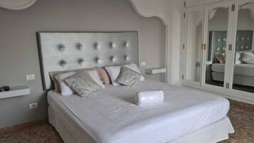 4 Schlafzimmer, Bügeleisen/Bügelbrett, WLAN, Bettwäsche