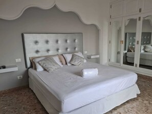 4 chambres, fer et planche à repasser, Wi-Fi, draps fournis