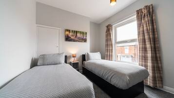 3 bedrooms, soundproofing, iron/ironing board, WiFi