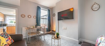 SERENE JESOUTH  GLAM LODGE 