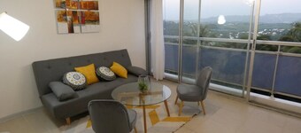 Large luxury room in a shared apartment