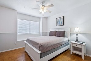 4 bedrooms, iron/ironing board, WiFi (free), bed sheets - Relax in Style! Private Pool, Resort Backyard & 4BR Luxury Oasis in Chandler (Chandler)