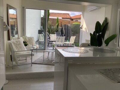 MAISON LITTLE WHITE HOUSE