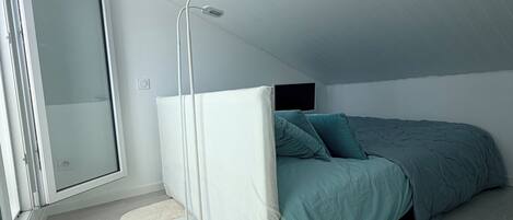 2 chambres, fer et planche à repasser, Wi-Fi, draps fournis