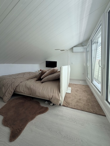 MAISON LITTLE WHITE HOUSE