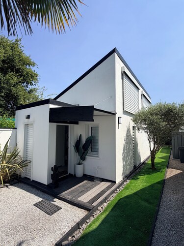 MAISON LITTLE WHITE HOUSE