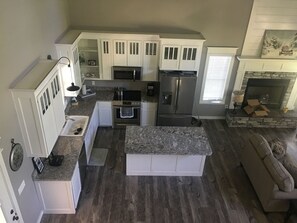 Microwave, oven, stovetop, dishwasher - Family Friendly Guest house-3 bedroom, 2 bath. Custom farm/craftsman (Mountain View)