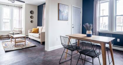 Modern & Spacious Apt For Your Group★ Hosts 6 People | Near Downtown & Fed. Hill