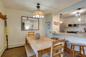 Dining - Walk to Ski Shuttle: Cozy Mountain Meadows Condo (Frisco)