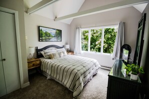 4 soverom, strykejern/-brett, wi-fi (inkludert) og sengetøy