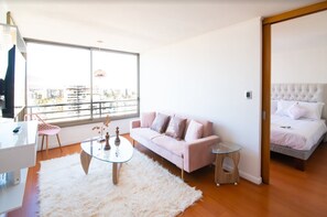 Apartemen, 1 Tempat Tidur Queen, kamar mandi pribadi | 1 kamar tidur, ruang kerja ramah laptop, dan tirai kedap cahaya