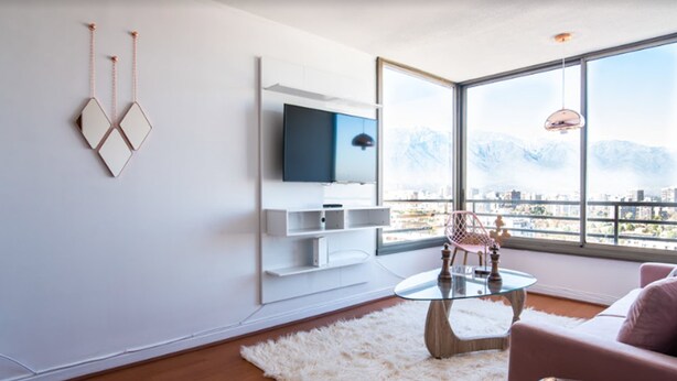 Apartament, 1 llit de matrimoni, bany privat | Sala d'estar | Televisor 