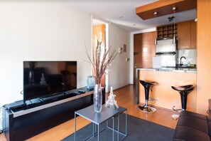 Apartment, 1 Doppelbett, eigenes Bad | Eigene Küche | Großer Kühlschrank, Mikrowelle, Ofen