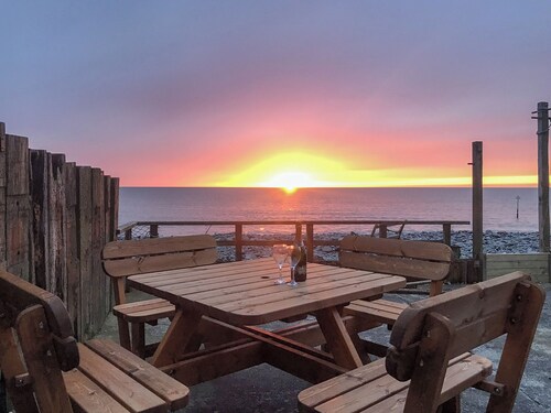4 bedroom accommodation in Borth, near Aberystwyth