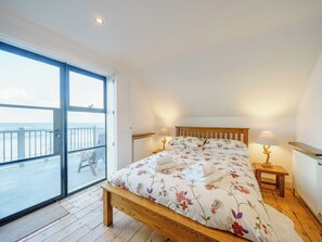 4 bedrooms, free WiFi, bed sheets