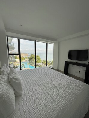 2 bedrooms, iron/ironing board, WiFi