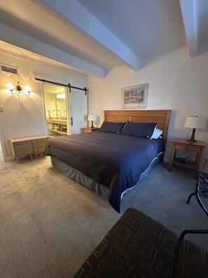 2 habitaciones, tabla de planchar con plancha y cuna de viaje