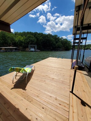 Property grounds - Ideal Location 2MM, Lakefront 4 BR House w/ Covered Decks, Private Dock (Lake Ozark)