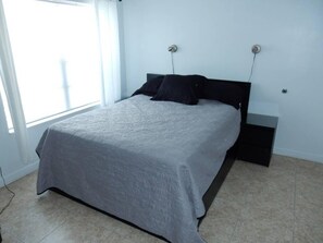 Condo, 1 habitación | 1 habitación y tabla de planchar con plancha 