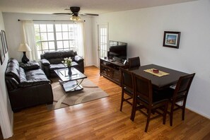 Condo, 2 Bedrooms | Living area