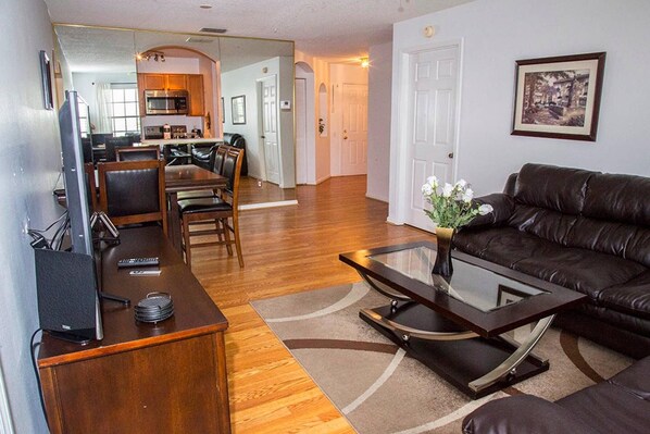 Condo, 2 Bedrooms | Living room