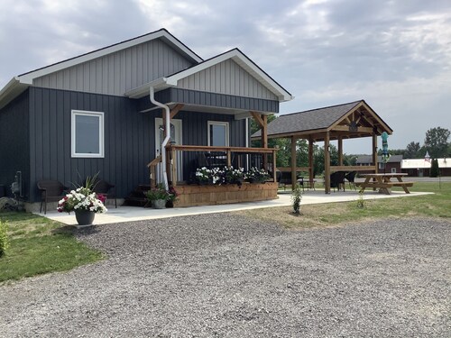 The Miller Inn & Suites W/ Hot Tub &  2026 Summer Beach Pass