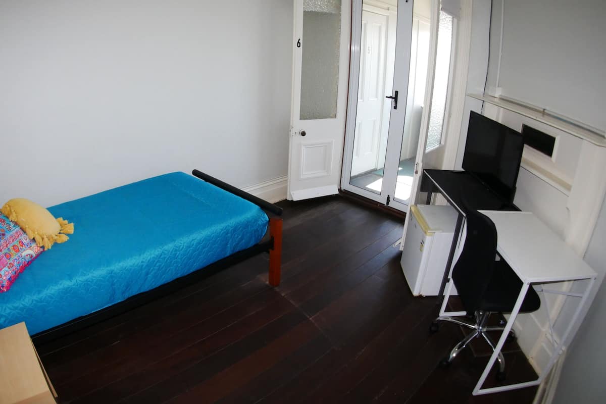 Single Room with view, Shared Bathroom | Blackout drapes, free WiFi, bed sheets