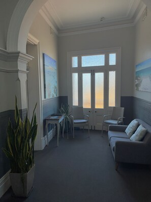 Reception - Geraldton Backpackers on the Foreshore (Geraldton)