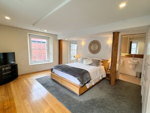 2 bedrooms, WiFi, bed sheets - Luxury Hobart Waterfront Apartment (Hobart)