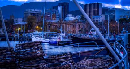 Luxury Hobart Waterfront Apartment