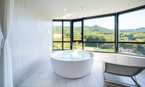 Special Suite | In-room safe, blackout drapes, soundproofing, free WiFi - Hotel Ohevday (Namwon)
