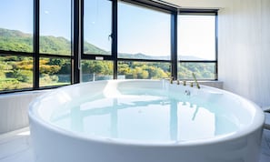 Special Suite | In-room safe, blackout drapes, soundproofing, free WiFi