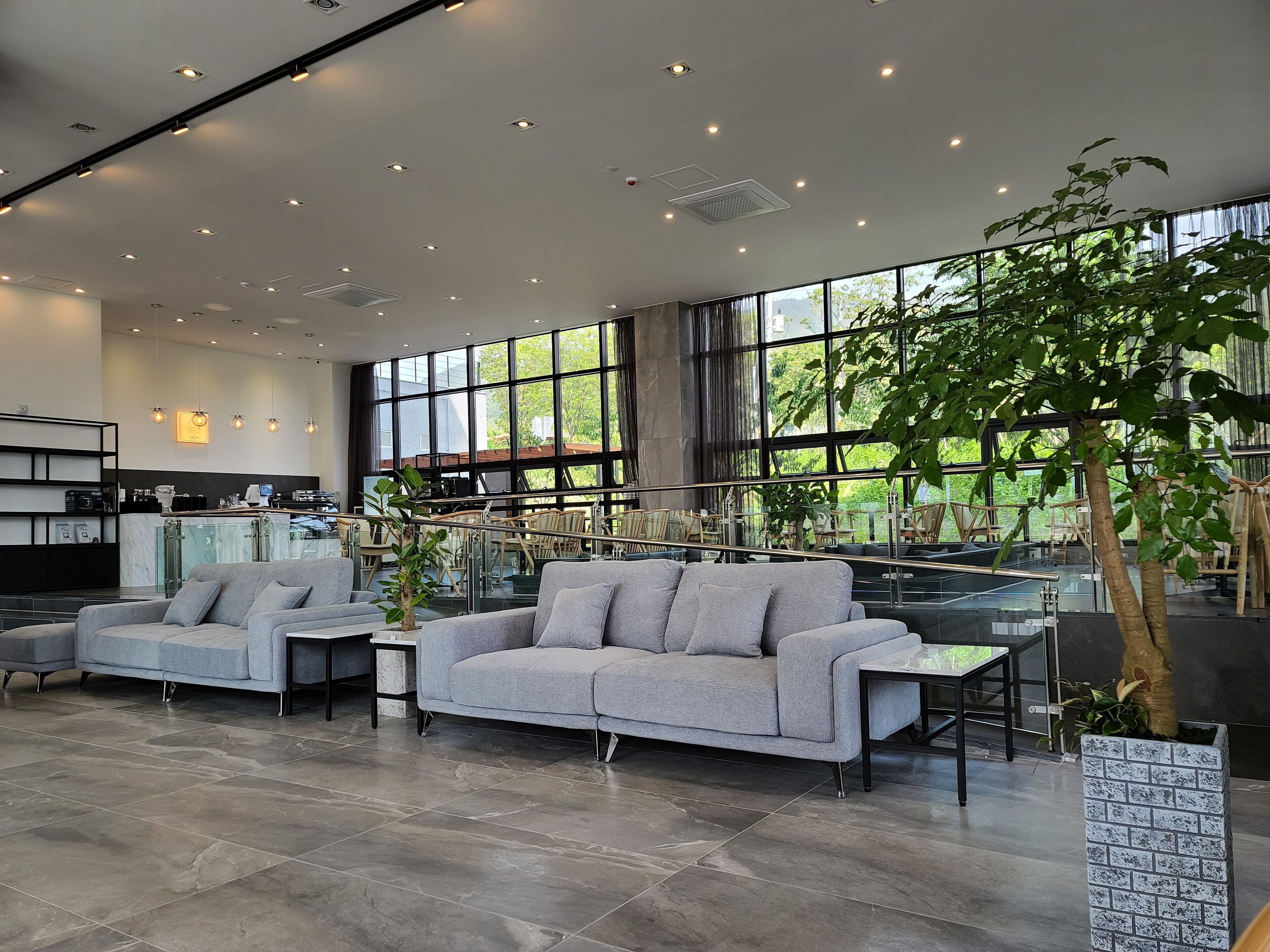 daily continental breakfast for a fee