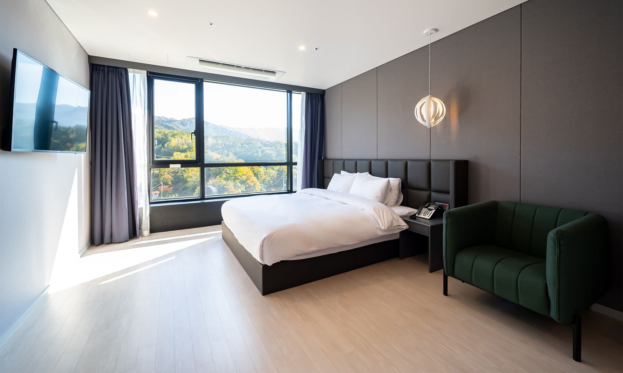 Special Suite | In-room safe, blackout drapes, soundproofing, free WiFi