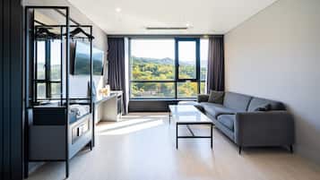 Special Suite | In-room safe, blackout drapes, soundproofing, free WiFi