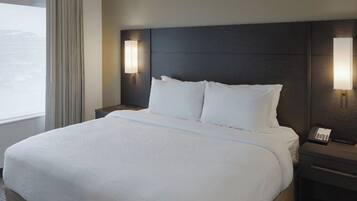 1 bedroom, hypo-allergenic bedding, desk, laptop workspace