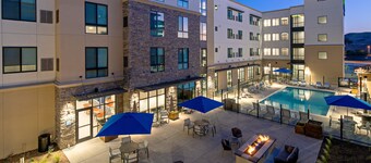 Holiday Inn Express & Suites Valencia - Santa Clarita by IHG