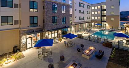 Holiday Inn Express & Suites Valencia - Santa Clarita by IHG