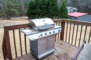 Property grounds - Cozy Country Ranch home near LakePoint Sports (Cherokee County)