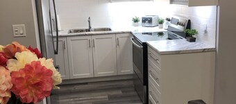 Stunning Niagara Warm,Cozy and Clean Suite Stay