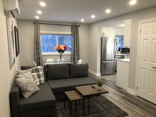 Stunning Niagara Warm,Cozy and Clean Suite Stay